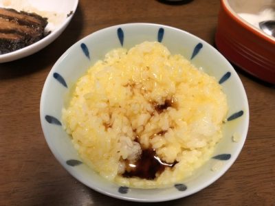 醤油の代わりに黒酢をかけた