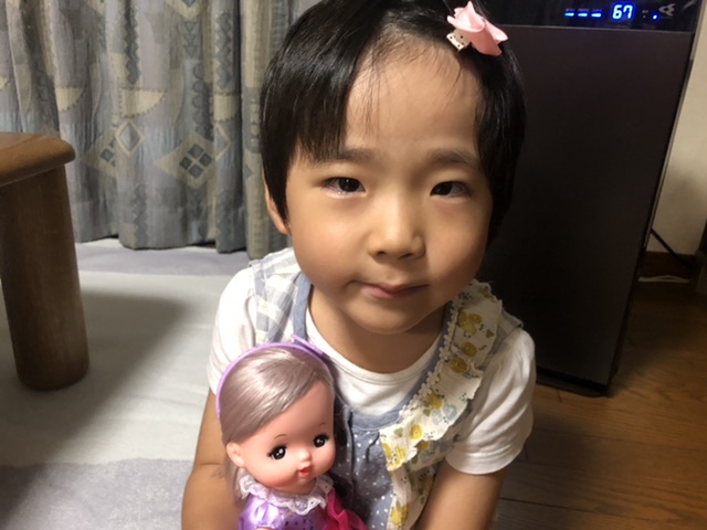 次女とメルちゃん